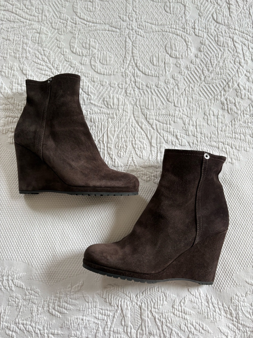 Prada suede dark brown leather ankle boots booties wedge heels size 38, 8